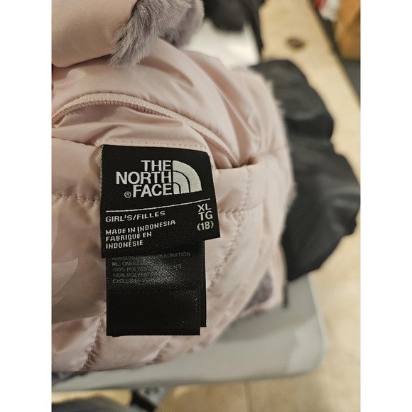 The North Face Women's Pink Jacket Reversable - XL/TG(18) (New, No Tags) - Picture 7 of 8